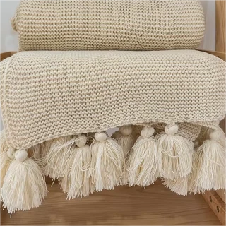 Cotton Knitted Blanket With Tassel